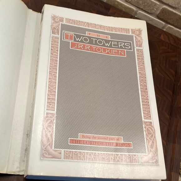 The Two Towers by J.R.R . Tolkien - Picture 10 of 14